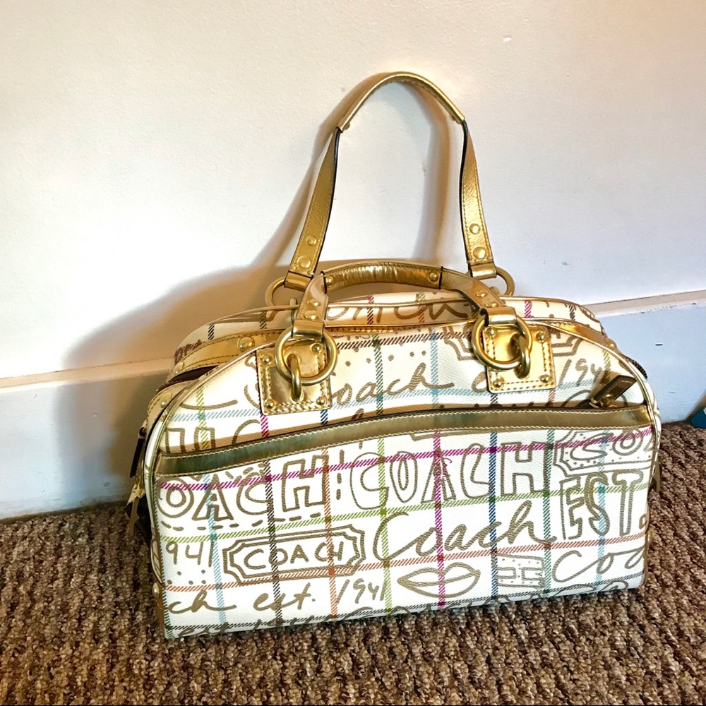 ~NWOT~Genuine COACH Gold Studded Handbag 👜 - Picture 2 of 7